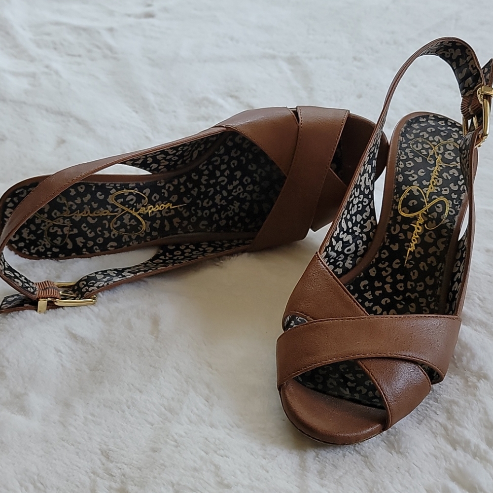 Jessica Simpson "Nolene" Wedge - size 7.5